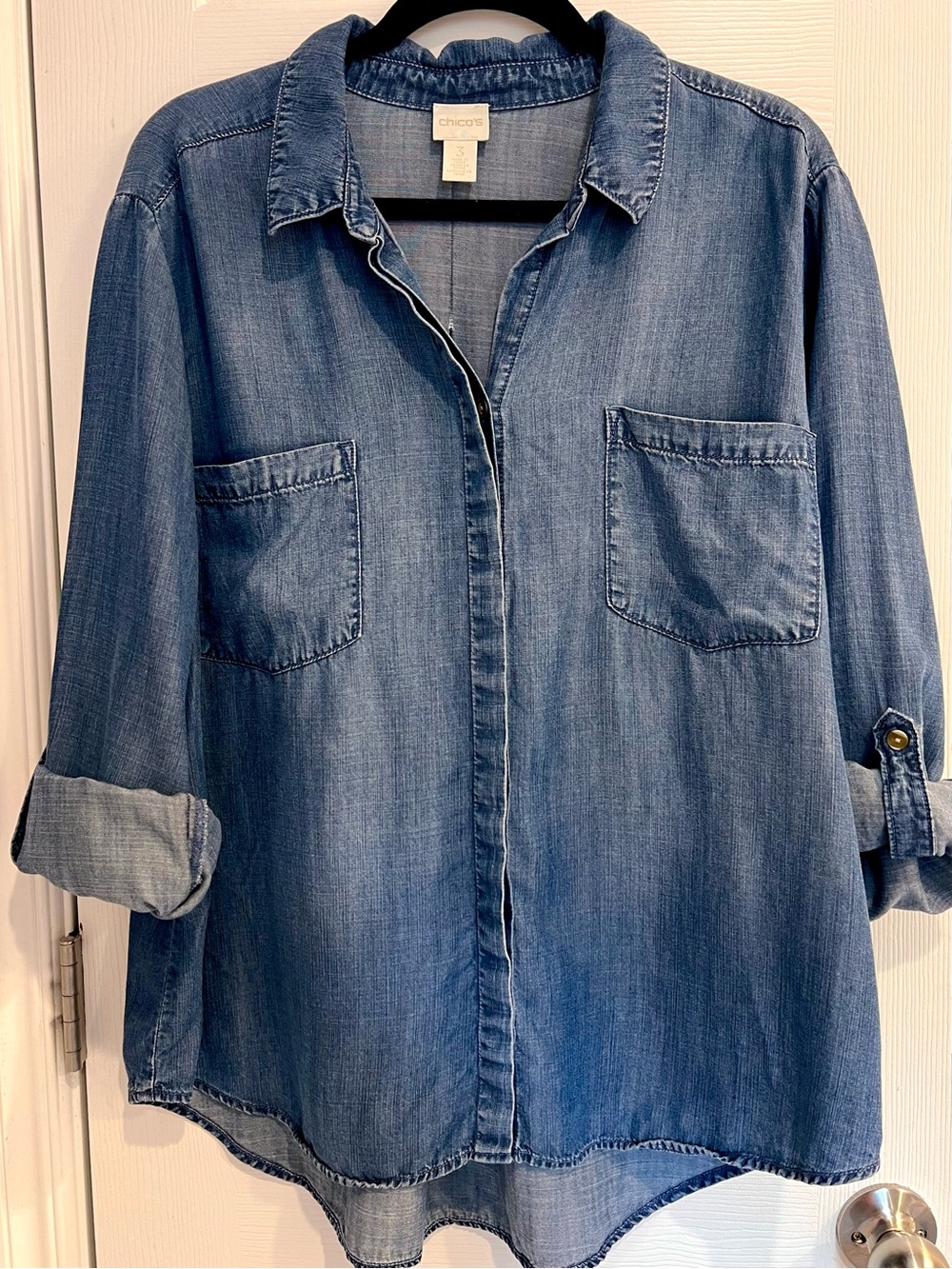 Chico's Washed Denim Chambray Button-Up Shirt Top Blue Roll-Tab Long Sleeves XL